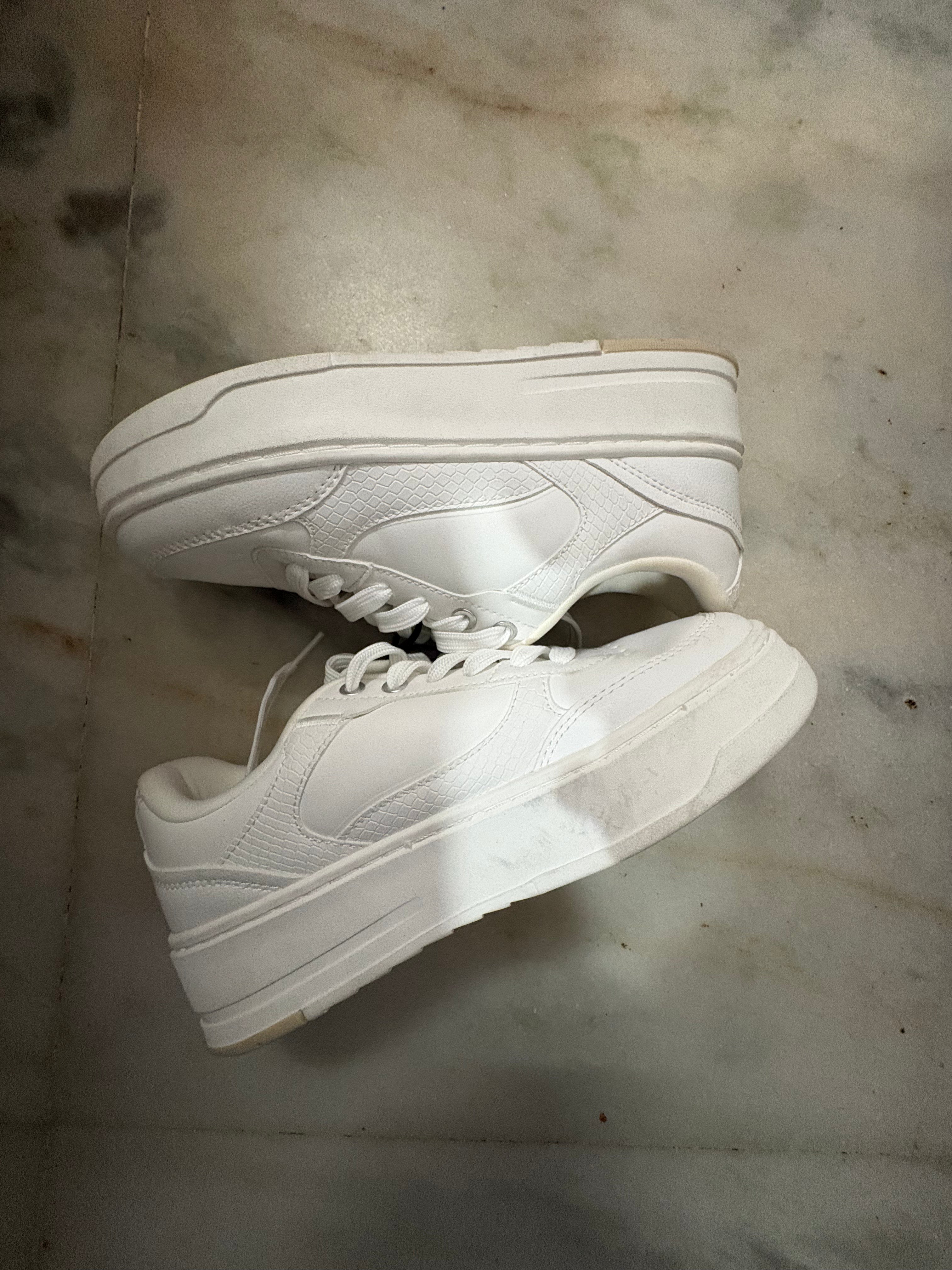 zara sneakers
